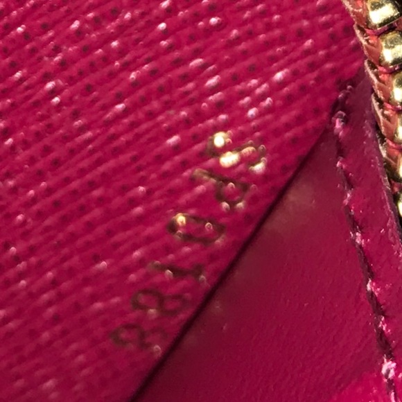 SOLD! New Louis Vuitton Zippy Multicartes - Picture 8 of 8